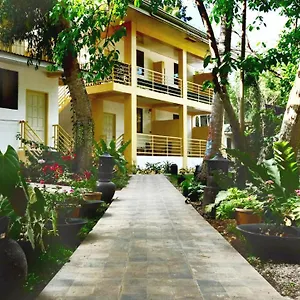 Mayas Panglao